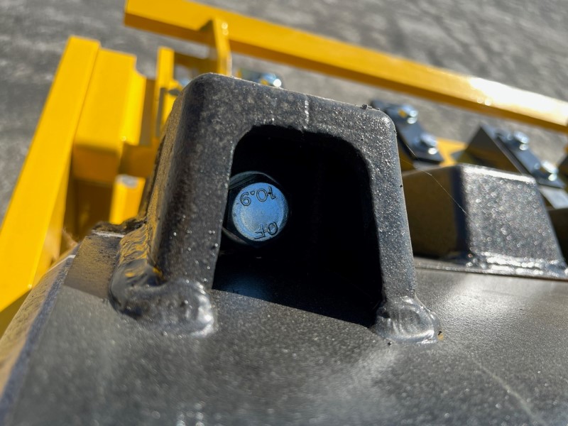 Bolt together point for the optional sheeps foot shell kit over smooth drum for the 84" SV544 soil compactor.