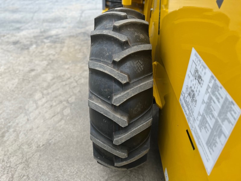 Front tread view of the SV414's optional lug tires for improved high grade traction while rolling.